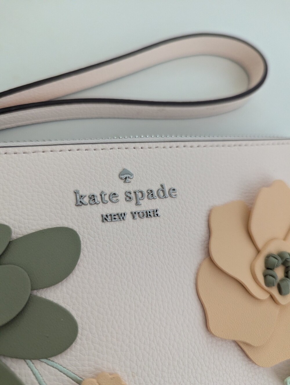NWOT! Kate Spade New York Lucy Floral Wristlet Wallet In Fresh Peach Multi - Picture 2 of 15